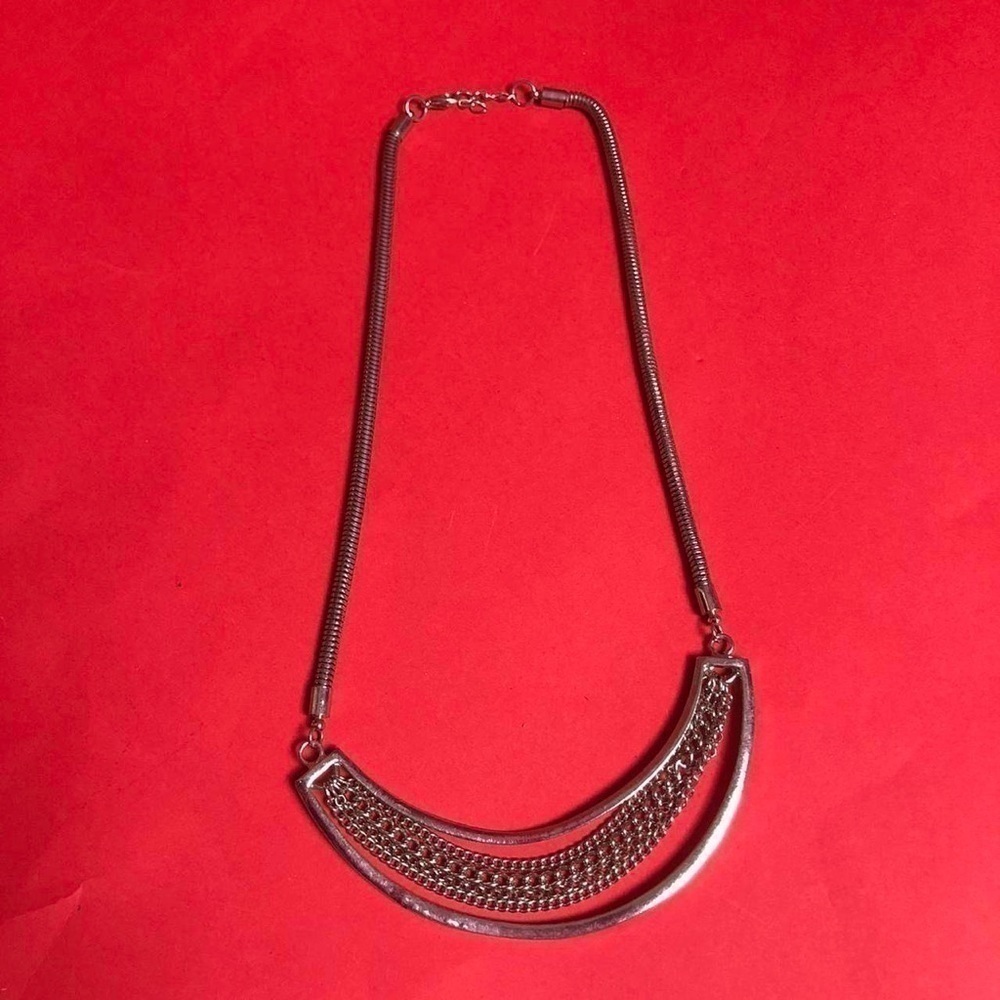 Layered chain necklace 🖤🤍